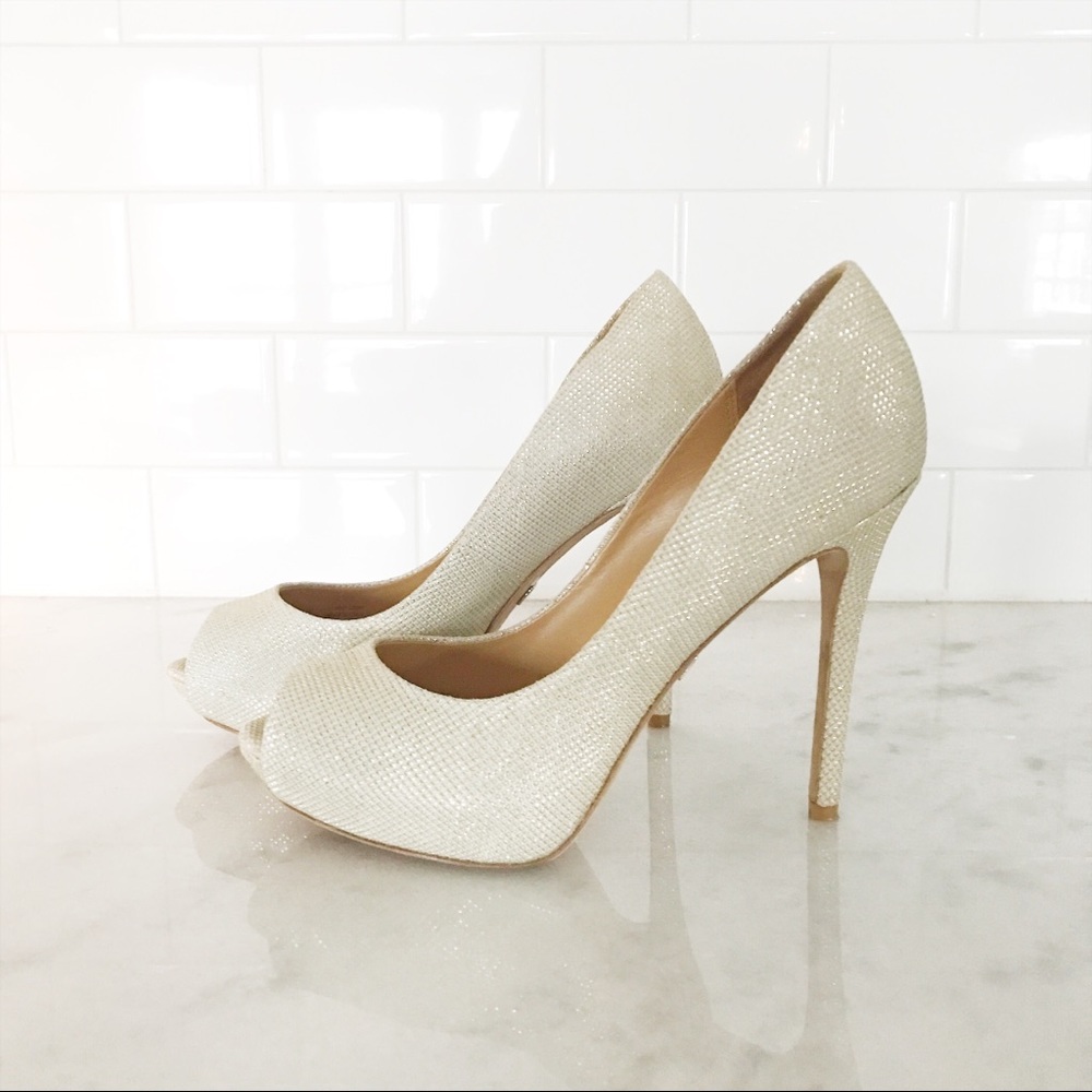Badgley Mischka Gold Peep Toe Heels